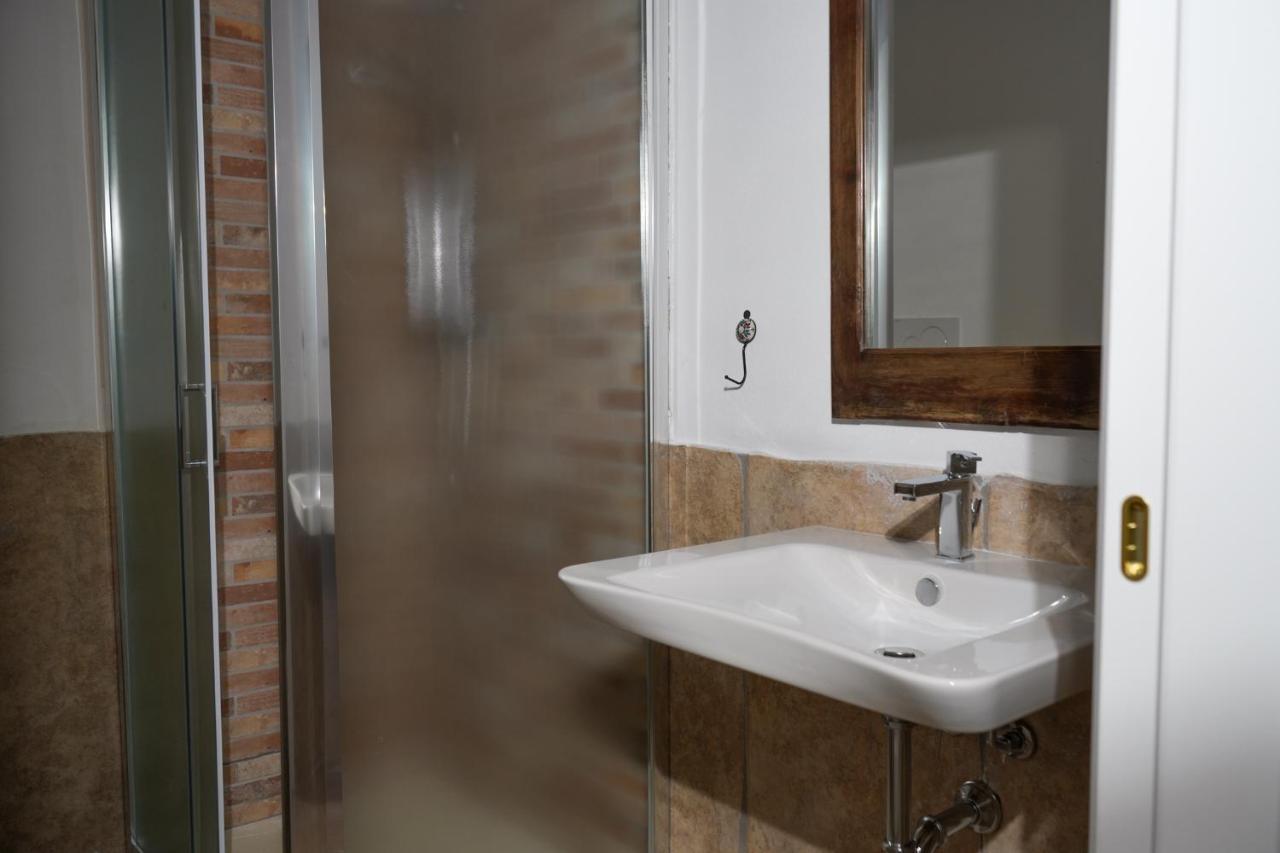 ホテル Palazzo Salvatori Soleto エクステリア 写真