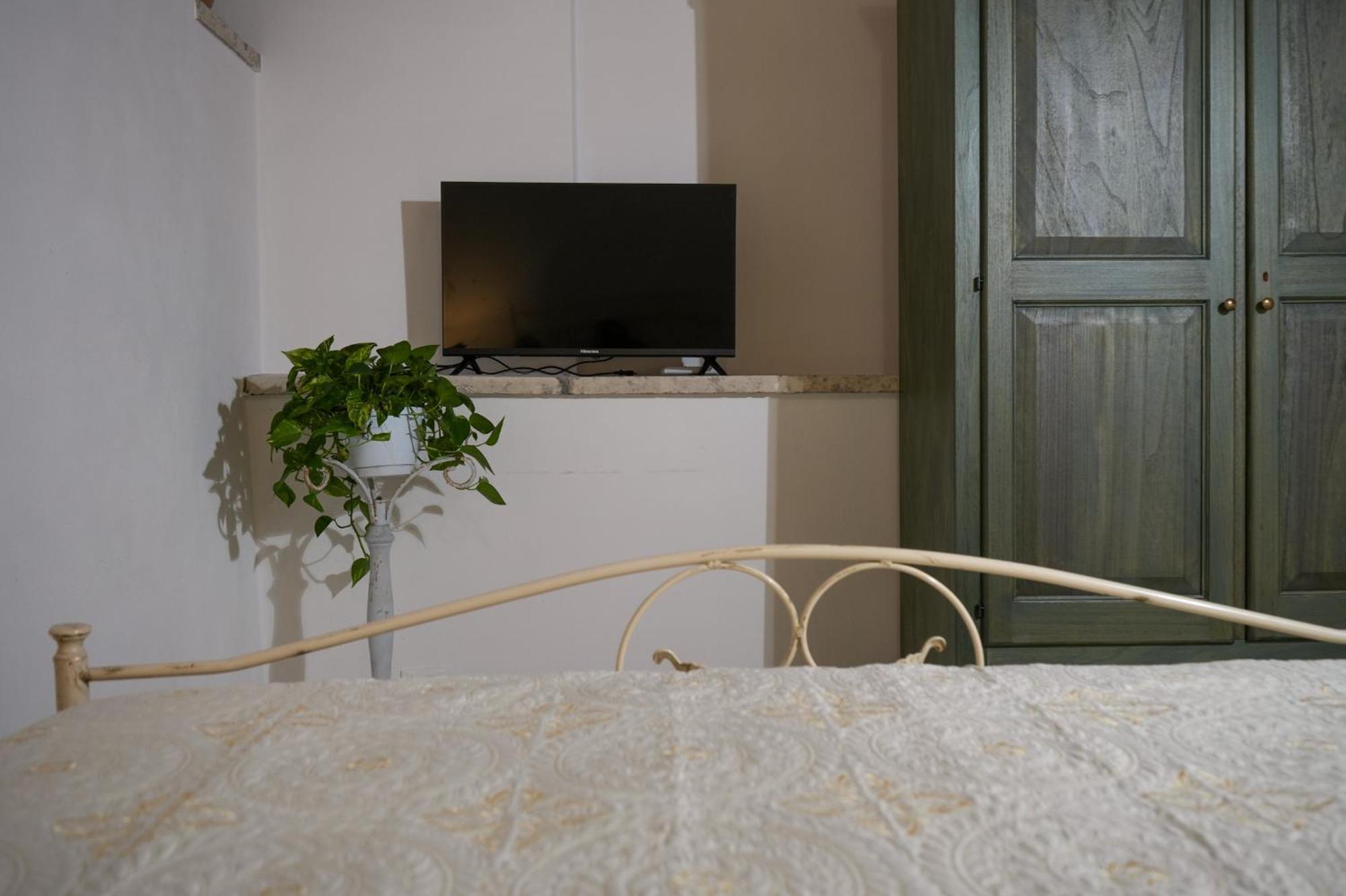 ホテル Palazzo Salvatori Soleto 部屋 写真